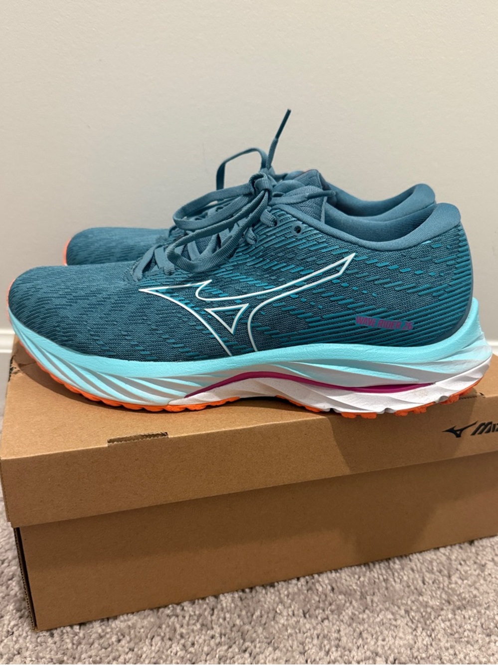 Mizuno Wave Rider 26 Women’s Running Sneaker
